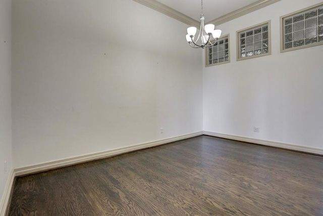 3388 Sage Road 301, Houston, TX 77056