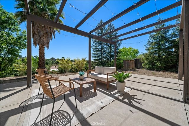 1625 Leah Way, Paso Robles, CA 93446