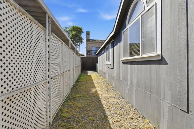 20 Russell Road, Salinas, CA 93906
