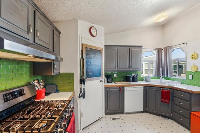 20 Russell Road, Salinas, CA 93906
