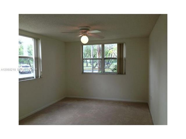 8343 Lake Drive 101, Doral, FL 33166