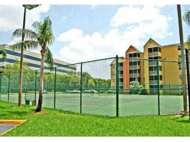 8343 Lake Drive 101, Doral, FL 33166