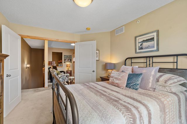 12437 Flanders Court NE B, Blaine, MN 55449