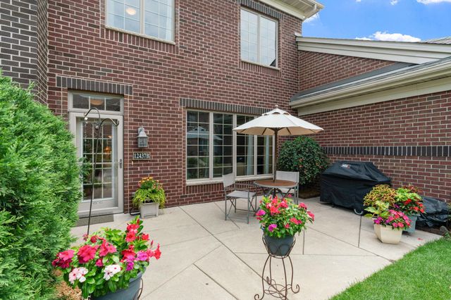 12437 Flanders Court NE B, Blaine, MN 55449