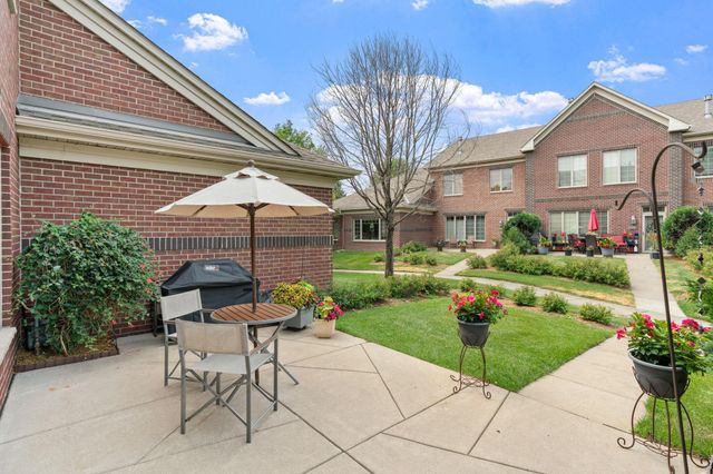 12437 Flanders Court NE B, Blaine, MN 55449