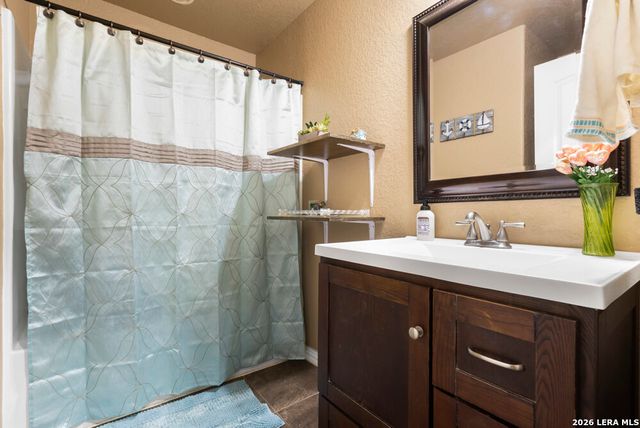 426 Pr 1512, Bandera, TX 78003