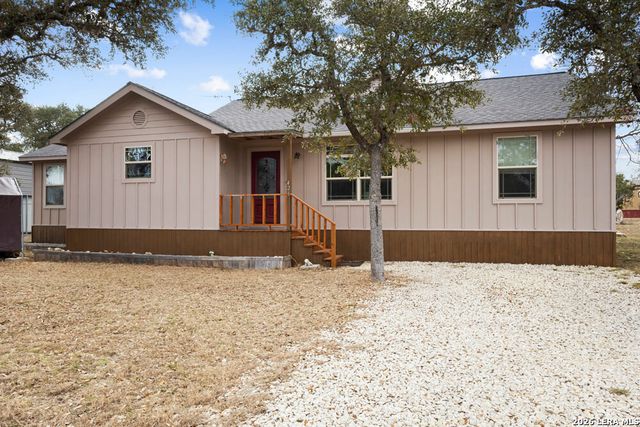 426 Pr 1512, Bandera, TX 78003