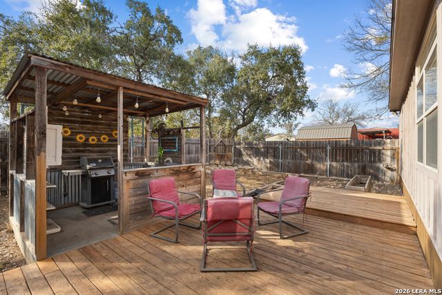 426 Pr 1512, Bandera, TX 78003