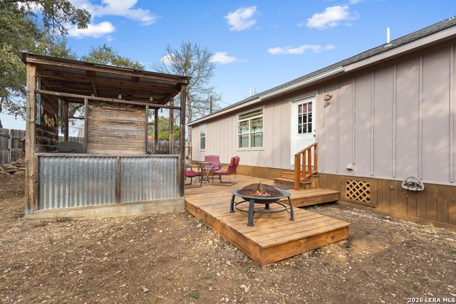 426 Pr 1512, Bandera, TX 78003