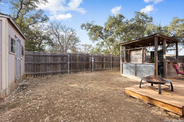426 Pr 1512, Bandera, TX 78003