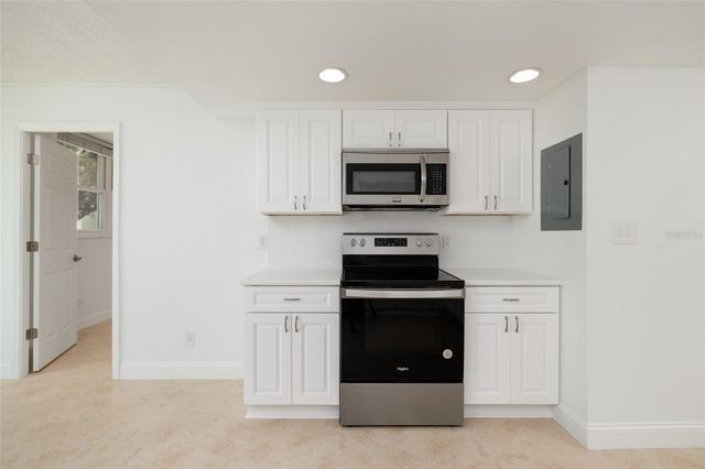 4890 BAY STREET NE 128, St Petersburg, FL 33703