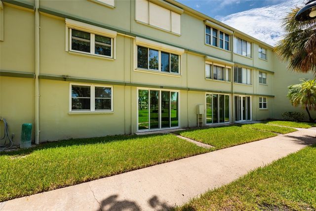 4890 BAY STREET NE 128, St Petersburg, FL 33703