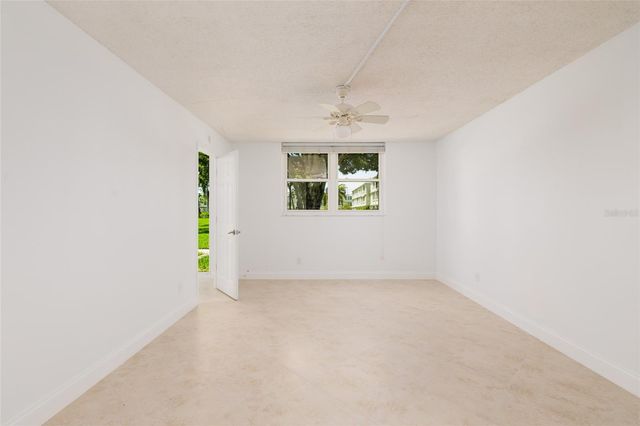 4890 BAY STREET NE 128, St Petersburg, FL 33703