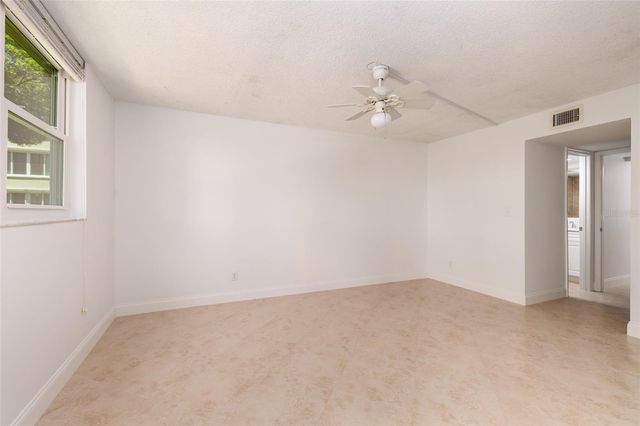 4890 BAY STREET NE 128, St Petersburg, FL 33703