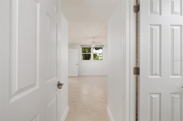 4890 BAY STREET NE 128, St Petersburg, FL 33703