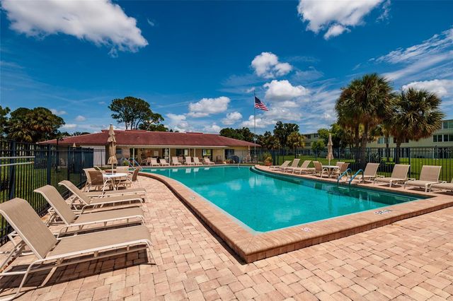 4890 BAY STREET NE 128, St Petersburg, FL 33703