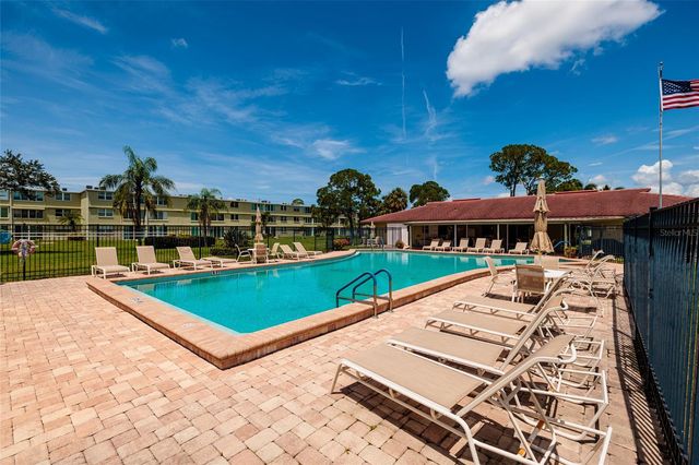 4890 BAY STREET NE 128, St Petersburg, FL 33703