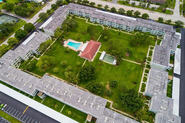 4890 BAY STREET NE 128, St Petersburg, FL 33703