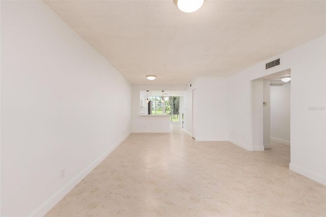4890 BAY STREET NE 128, St Petersburg, FL 33703