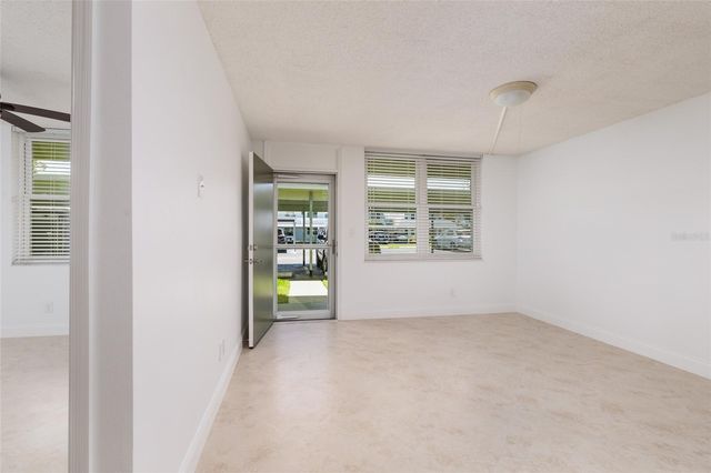 4890 BAY STREET NE 128, St Petersburg, FL 33703