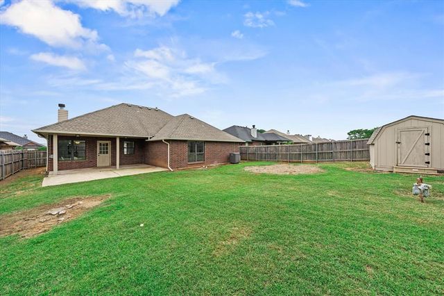 725 NE 20th Street, Moore, OK 73160