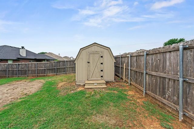 725 NE 20th Street, Moore, OK 73160