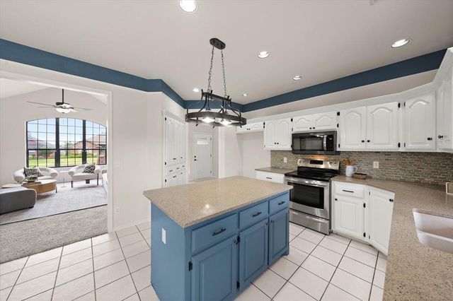 725 NE 20th Street, Moore, OK 73160