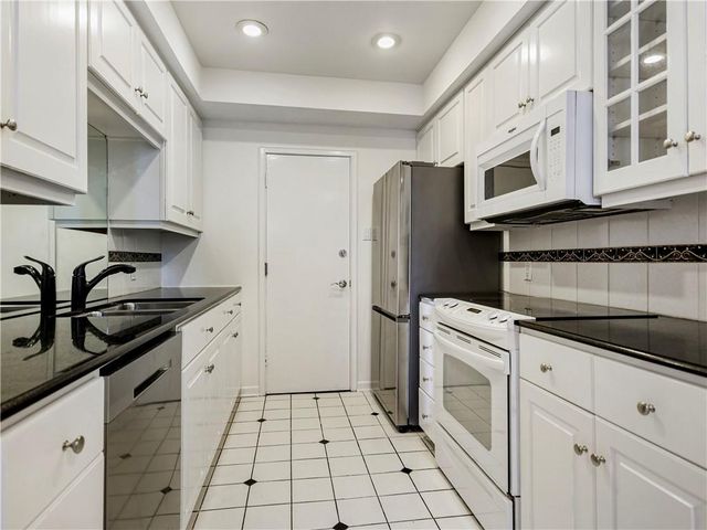 1801 Lavaca ST 5J, Austin, TX 78701