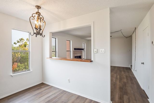 6910 Rifle BND B, Austin, TX 78736