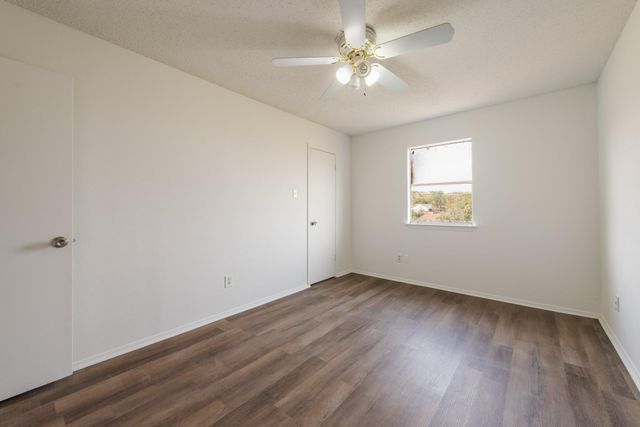 6910 Rifle BND B, Austin, TX 78736