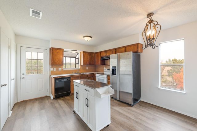 6910 Rifle BND B, Austin, TX 78736