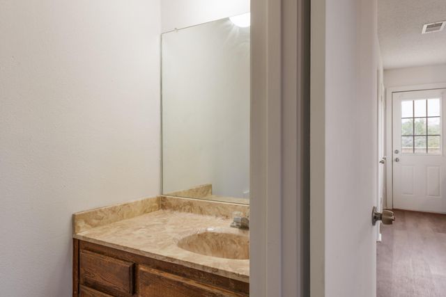 6910 Rifle BND B, Austin, TX 78736