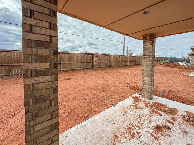 11708 SW 15th Terrace, Yukon, OK 73099