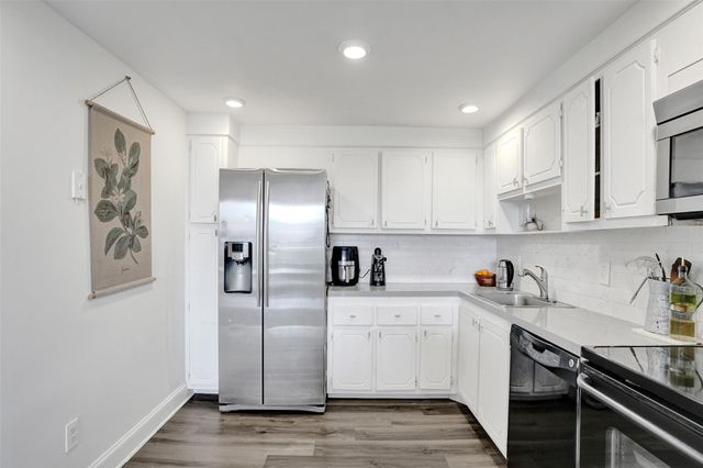 13499 Biscayne Blvd 610, North Miami, FL 33181