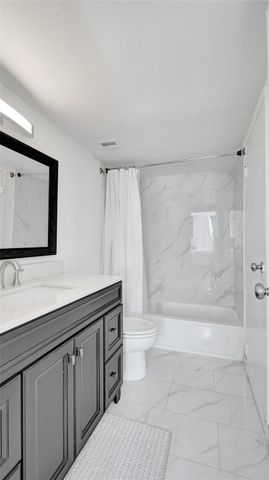 13499 Biscayne Blvd 610, North Miami, FL 33181