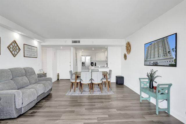 13499 Biscayne Blvd 610, North Miami, FL 33181