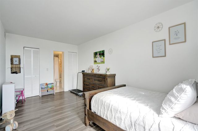 13499 Biscayne Blvd 610, North Miami, FL 33181