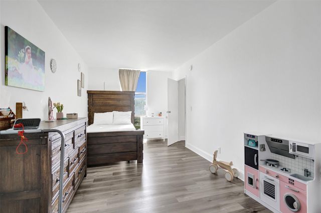 13499 Biscayne Blvd 610, North Miami, FL 33181