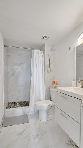 13499 Biscayne Blvd 610, North Miami, FL 33181