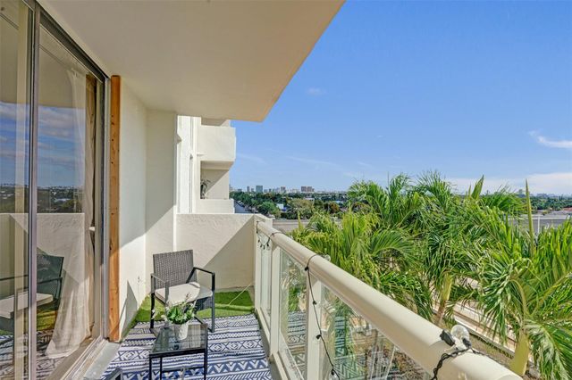 13499 Biscayne Blvd 610, North Miami, FL 33181