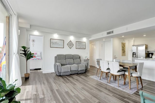 13499 Biscayne Blvd 610, North Miami, FL 33181