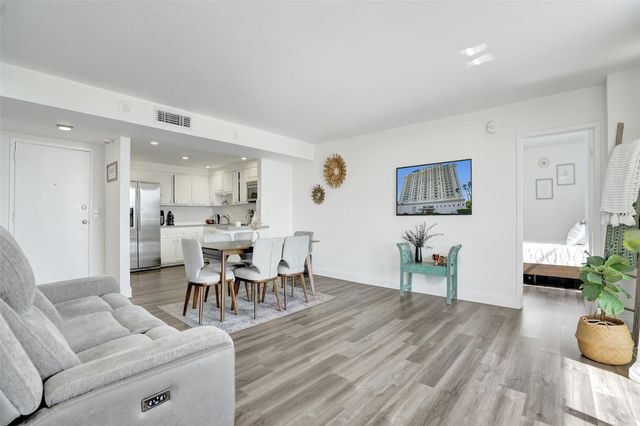 13499 Biscayne Blvd 610, North Miami, FL 33181