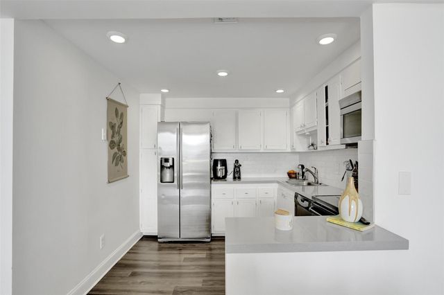 13499 Biscayne Blvd 610, North Miami, FL 33181