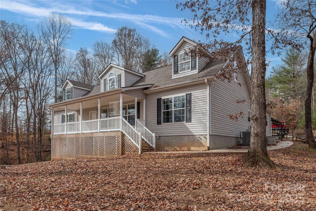 236 Pole Miller Extension, Brevard, NC 28712