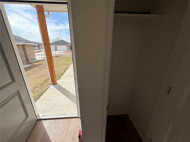 301 Aaran Way, Yukon, OK 73099