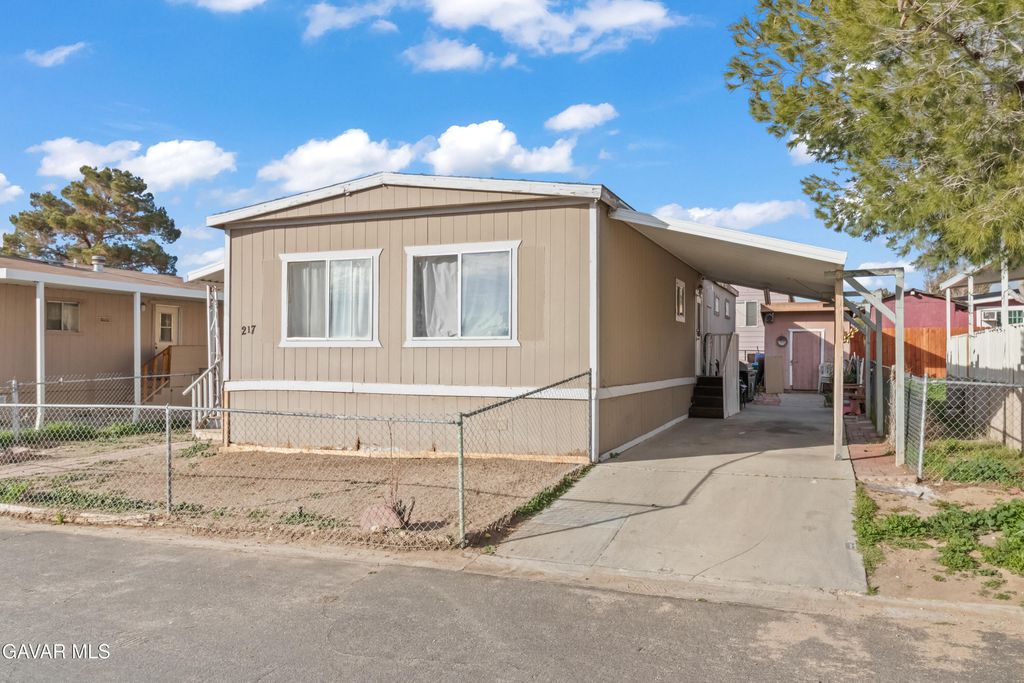 3300 15th St W 217, Rosamond, CA 93560