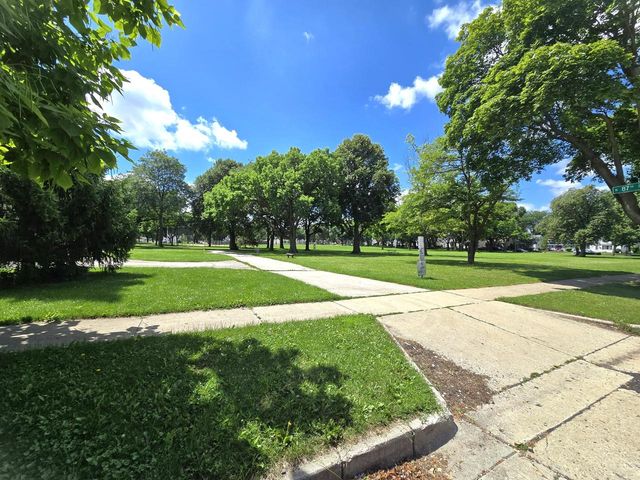 3401 N 86th STREET, Milwaukee, WI 53222