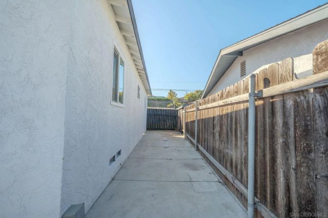 2361 Calle Tortuosa, San Diego, CA 92139