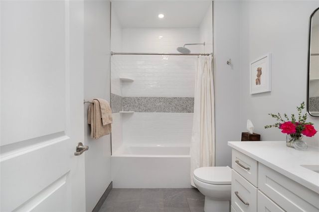 12 West Valley Circle, West Warwick, RI 02893