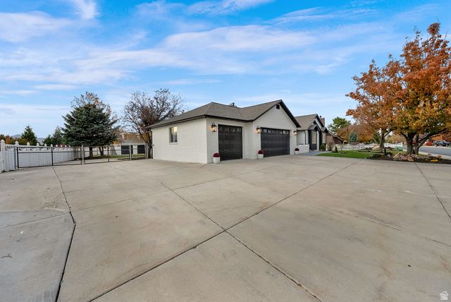11324 S TRENT DR, South Jordan, UT 84095